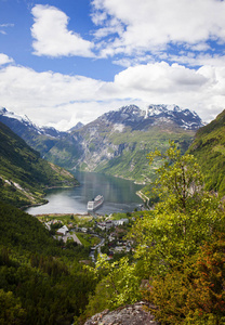 许多峡湾上的挪威美景