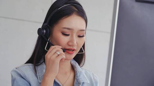 耳机 公司 通信 代表 电话 帮助 接待员 帮助热线 顾客