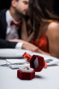 庆祝 浪漫的 假日 适合 美丽的 餐厅 夫妇 招呼 晚餐