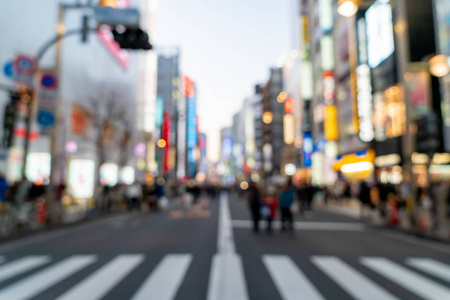 日本东京新宿抽象模糊购物街图片