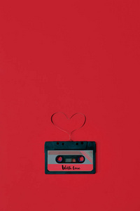 情人节卡片录音带，带心形红色背景