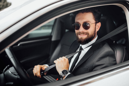 汽车 适合 微笑 驱动 男人 汽车共享 车辆 幸福 司机