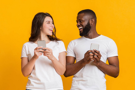 手机聊天沮丧图片