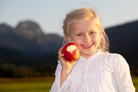 面对 食物 早餐 特写镜头 儿童 水果 无忧无虑的 幸福