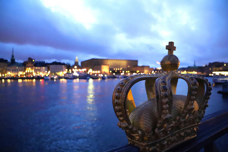 王冠 反射 旅游业 城市 建筑 天空 斯德哥尔摩 旅行 黄昏