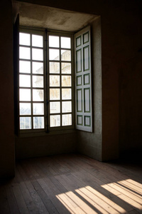 空的 木材 房子 古老的 房间 建筑学 地板 住房 窗口