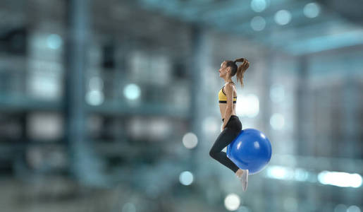 运动型女子健身球。混合介质