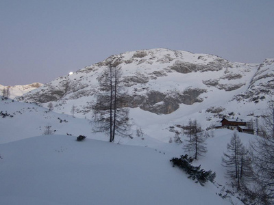 奥地利田纳西州劳芬纳赫特的冬季滑雪旅游区
