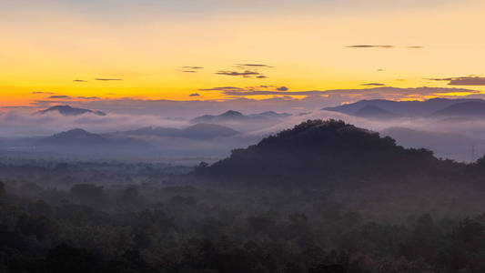 鸟瞰，晨曦全景。