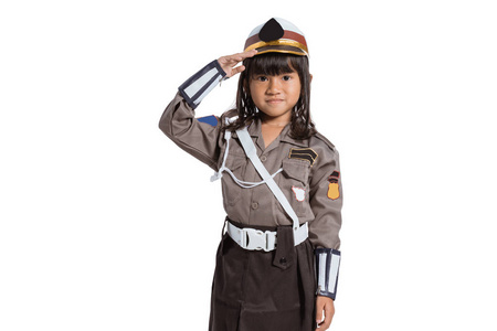 敬礼的学生图片