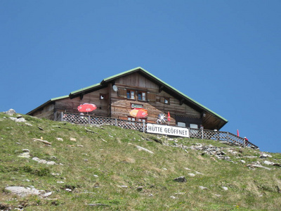 漫无目的 徒步旅行 阿尔卑斯山 小屋 提出 饮酒 睡觉 迁移