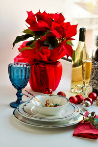 叉子 聚会 玻璃 美丽的 桌子 假日 勺子 优雅 圣诞节