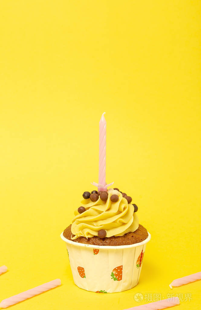 生日自制蜡烛蛋糕