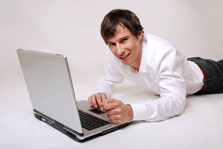 笑声 白种人 笔记本电脑 微笑 职业 业务往来 处理 工作