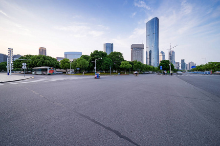 上海陆家嘴世纪大道街景。