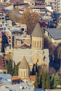 锡奥尼大教堂是第比利斯的主要寺庙，也是格鲁吉亚教会的两个主要教堂之一。山上的全景