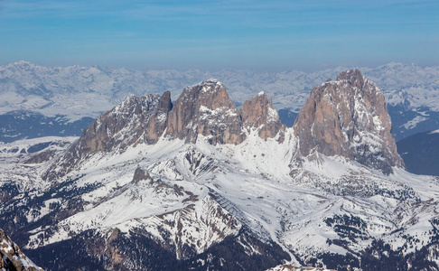 意大利白云石朗科菲尔滑雪区沃尔肯斯坦冬季山脉景观意大利阿尔卑斯山