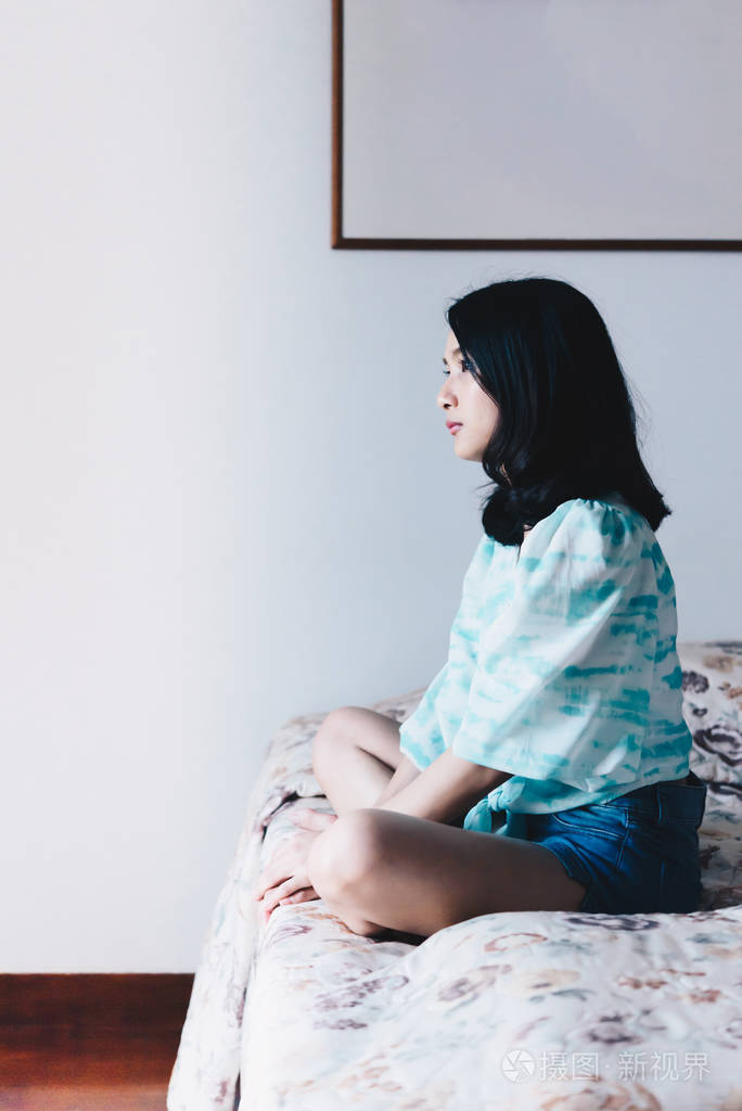 孤独寂寞的女人