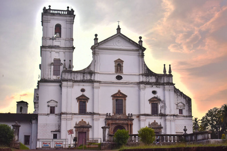 印度果阿美丽的白色教堂图片