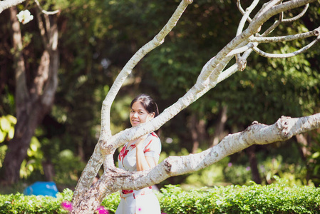 成人 亚洲 美极了 肖像 微笑 女士 女孩 公园 泰语 美丽的