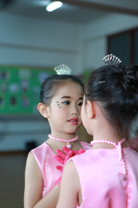 艺术 地板 镜子 乐趣 泰语 童年 甜的 可爱极了 运动
