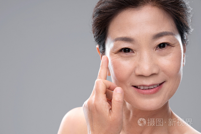 漂亮的中老年女人妆面照片 正版商用图片28b6rn 摄图新视界 漂亮的中老年女人妆面照片 正版商用图片28b6rn 摄图新视界