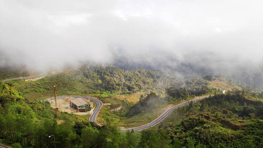 风景 国家 高的 自然 森林 山谷 美丽的 小山 假期 天空