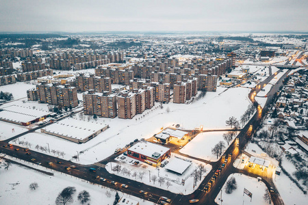 大雪过后的城市