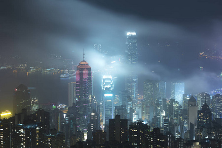 香港市维多利亚港雾霾夜景图片