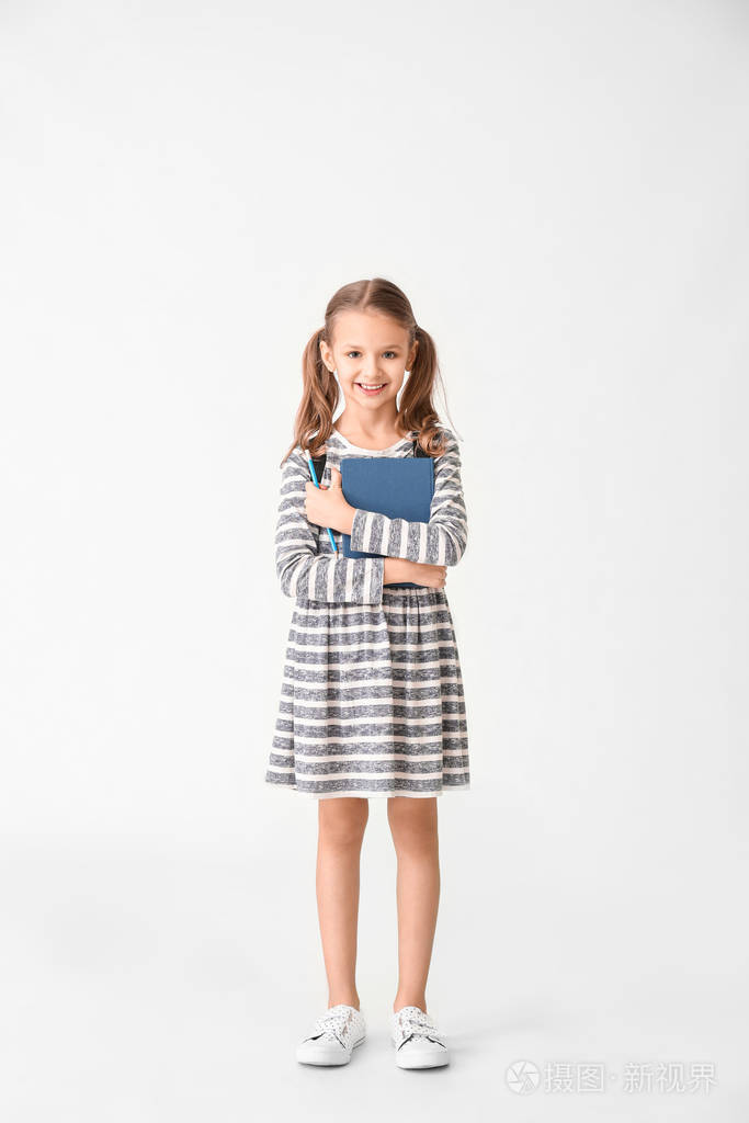 白底书可爱的小女孩