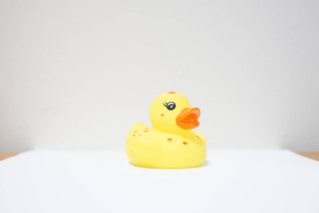可爱的 动物 鸭子 塑料 乐趣 颜色 有趣的 特写镜头 橡胶