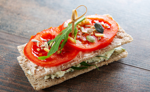 饮食 脆的 午餐 蔬菜 素食主义者 自然 脆皮面包 西红柿