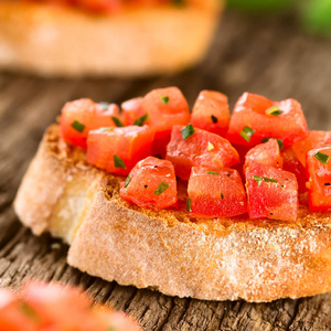 集中 素食主义者 大蒜 特写镜头 番茄 蔬菜 面包 食物