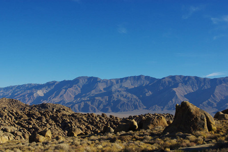 加利福尼亚 岩石 天空 美国 灌木 黑发 苍穹 沙漠 奇怪的