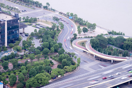 交通高峰期上海市城市道路立交桥
