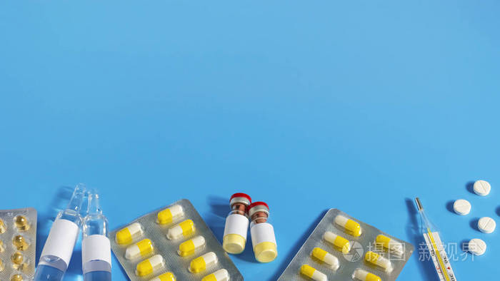 冠状病毒,个人防护设备,一次性医用口罩,带注射器的药品,疫苗和药丸