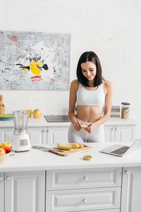 饮食 技术 运动型 食物 笔记本电脑 微笑 厨房 搅拌机