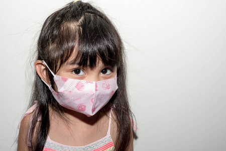 亚洲小孩5岁戴口罩保护通用电气