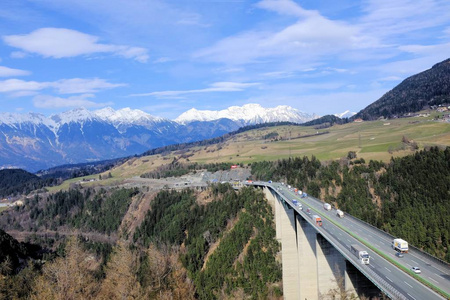 自然 旅行 过境 旅游业 美丽的 全景图 山谷 公路 夏天