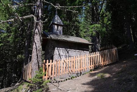 旅行 建筑学 宗教 自然 森林 旅游业 地标 村庄 教堂