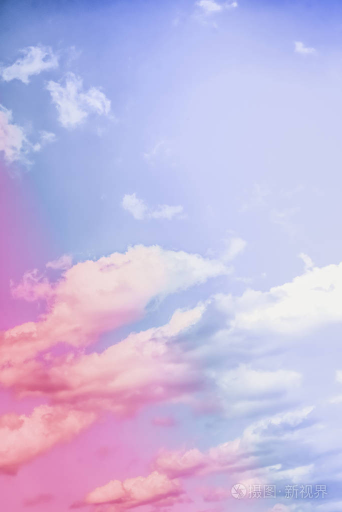 梦幻般的超现实天空作为抽象艺术梦幻般的粉彩背景