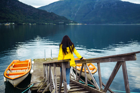 旅游业 美丽的 挪威语 灵感 风景 闲暇 女人 自由 孤独的