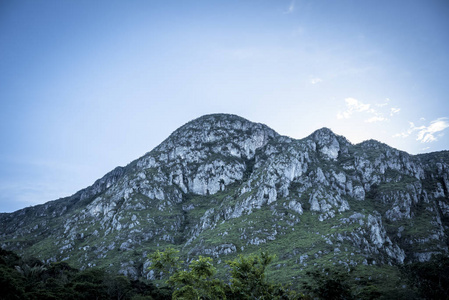 旅行 高的 自然 范围 夏天 山谷 天空 太阳 阿尔卑斯山