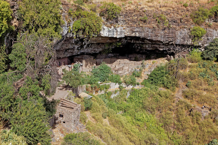 小山 历史 岩石 遗产 修道院 考古学 地标 风景 废墟