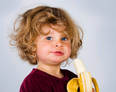 早餐 白种人 面对 肖像 宝贝 胡须 营养 儿童 香蕉 美丽的