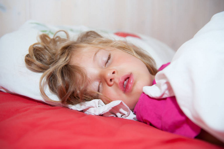 早晨 儿童 童年 睡觉 就寝时间 甜的 休息 放松 卧室