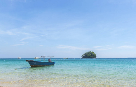 浮动 海滩 美丽的 海景 椰子 放松 天堂 旅游业 天空