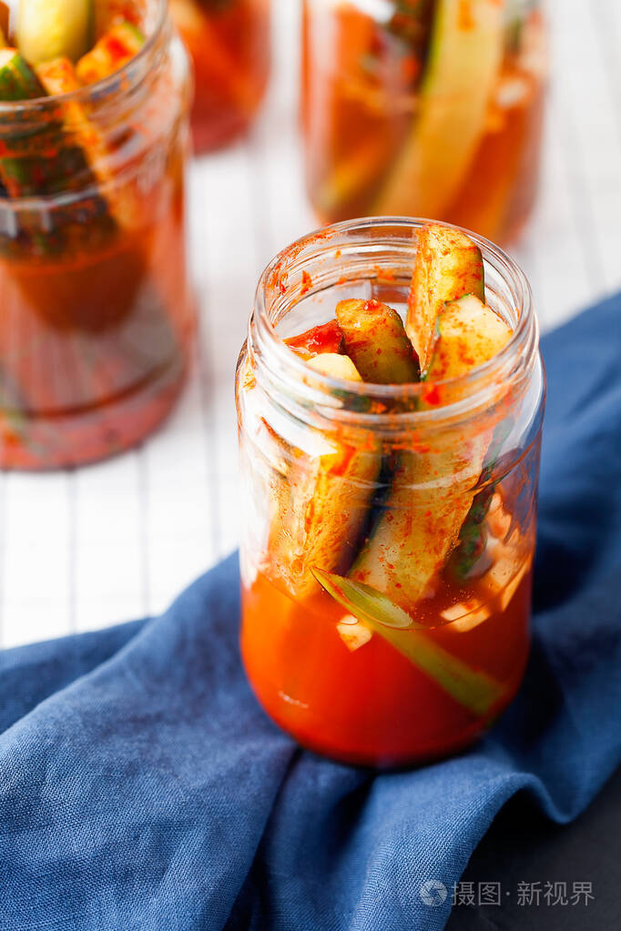 韩国泡菜纯素泡菜简易配方黄瓜脆的松脆可口的发酵腌黄瓜