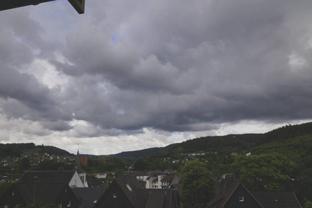 高点 雷雨 山谷 村庄 苍穹 社区 天空 城市