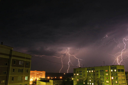 房屋 天空 暴风雨 灯笼 城市 闪电